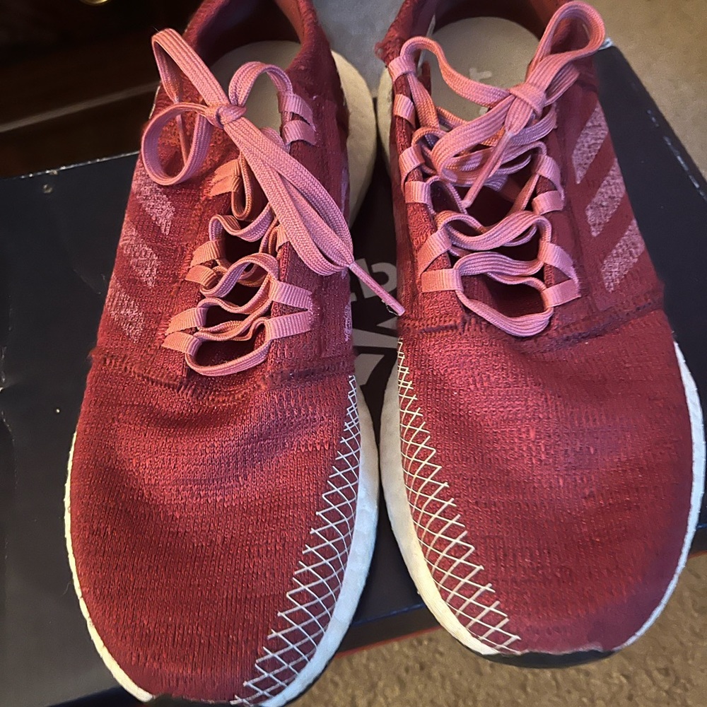 Worn few times size 8.5 womans